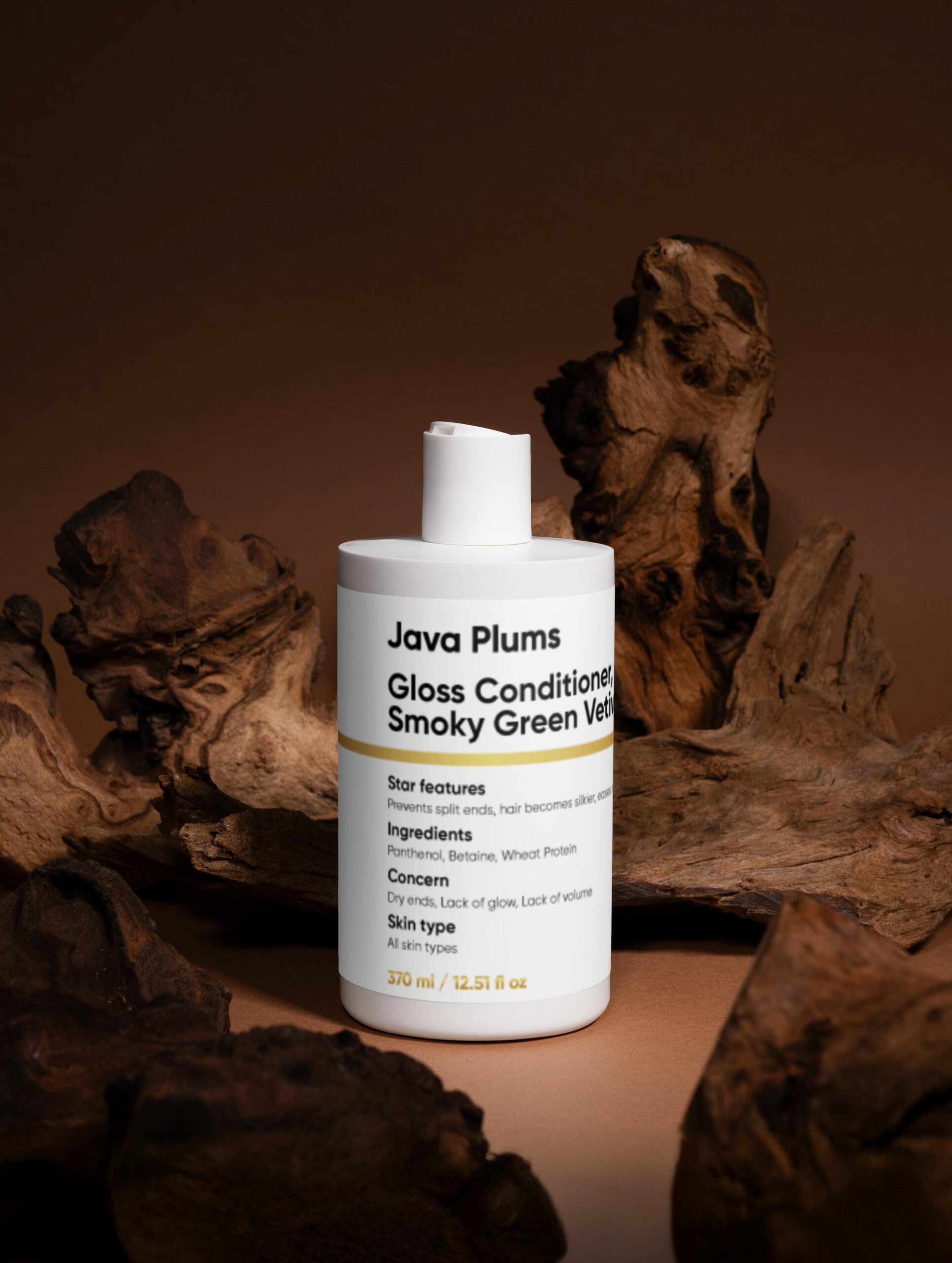 Gloss Conditioner with Smoky Green Vetiver for smooth, shiny, and soft hair with a luxurious fragrance.